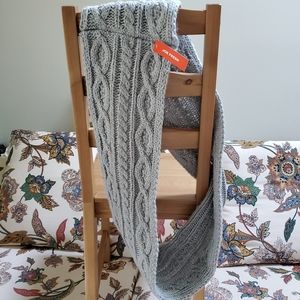 𝐓𝐡𝐢𝐜𝐤 Infinity Cable Knit Scarf